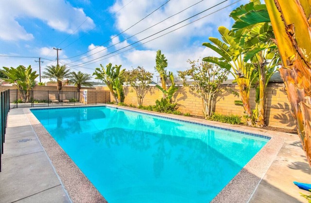 Walk Across to Disney! Firepit~Game Room~2 MstrBRs