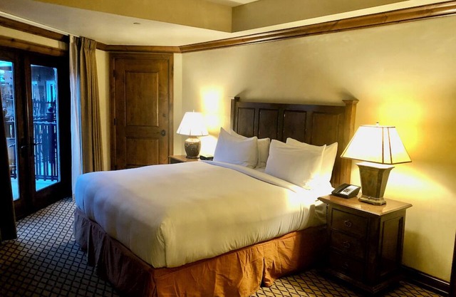 Walk everywhere in Aspen from this beautiful mountainside hotel!