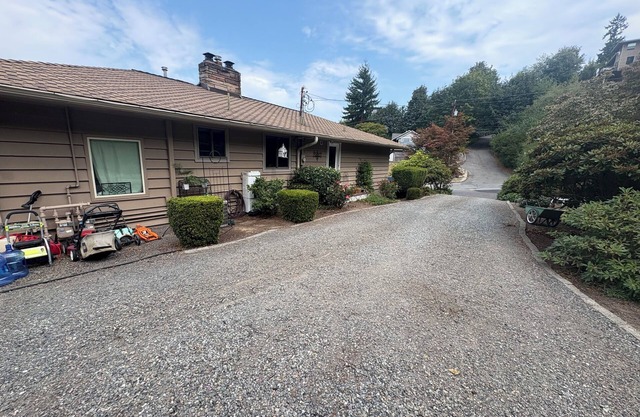 Walk to Beaches, Parks & Dining.n2BR Getaway with Fitness Room, AC & More