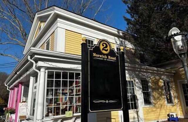 Walk To Goodspeed Opera House!