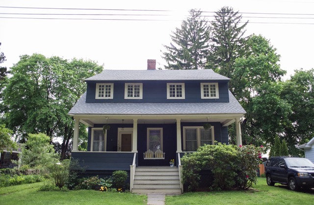 Walk to Historical Downtown Mystic 4 Bedroom House