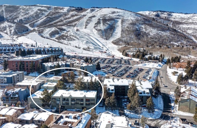Walk to lifts! Beautiful 2BR/2BA at base of Park City Mountain! #CondoInPC