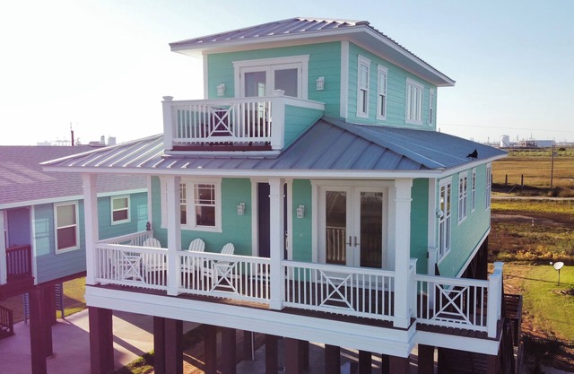 Walk to Ocean: Home w/Deck in Surfside Beach!
