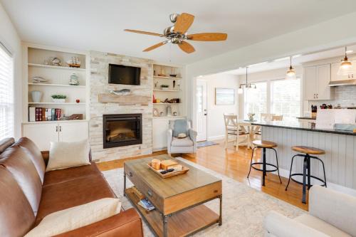 Walk to Pawcatuck River Family-Friendly Home!
