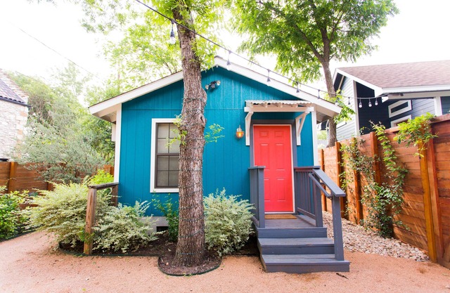 Walk to Restaurants & Shopping; 1 mile to SoCo