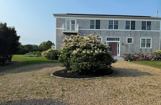 Walk to South Beach! Best deal on Martha's Vineyard