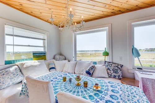 Walk to the Beach Pet-Friendly Gem in Biddeford!