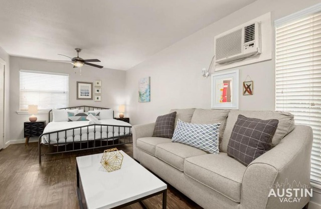 Walk To Zilker King Bed Pool Free Parking