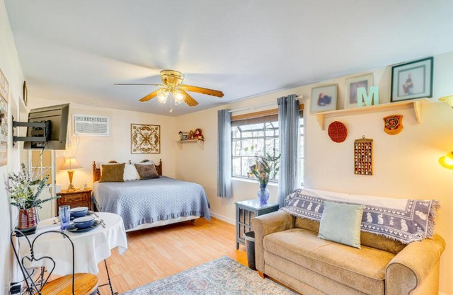 Walkable Studio with Patio in Tucson!