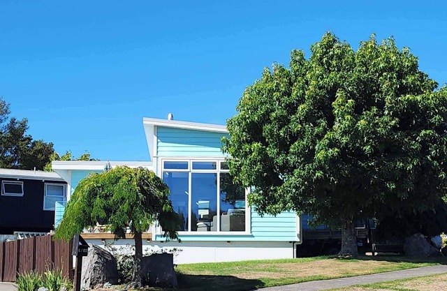 Walking Distance to the Lake - Sunny & Modern Home