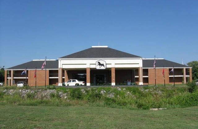 Walking Horse Lodge Lewisburg