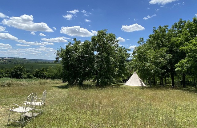 Walnut View Tent @finders Keepers France. Adults Only Retreat. 13 Acres and Lake