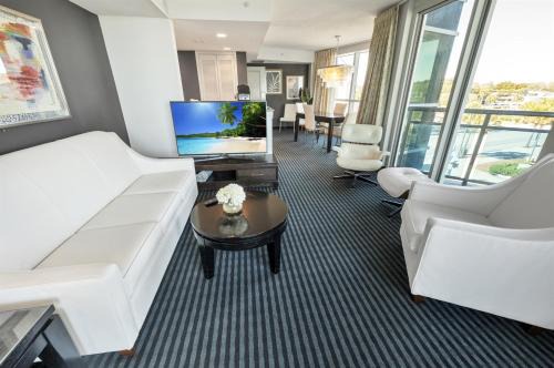 Waterfront 2BR w balcony & pool