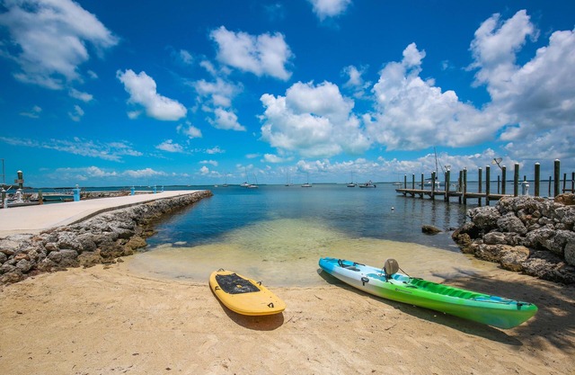 Waterfront Cottage - Beach and Dockage! Open Water Views!