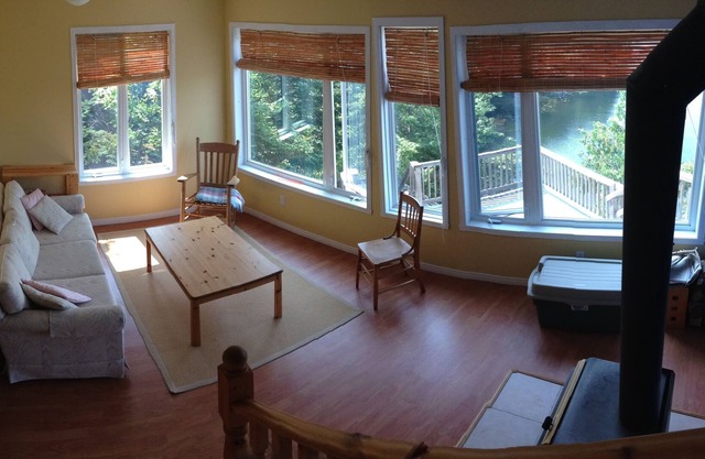 Waterfront "Green" Cottage