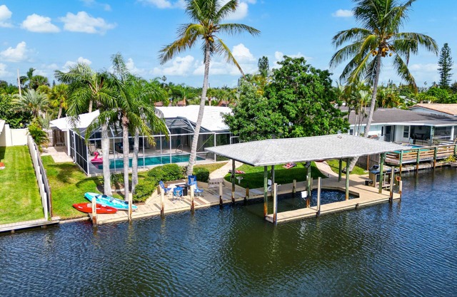 Waterfront Heated Pool w/Boat Dock & Game Room - 4bd/2ba Paradise Found