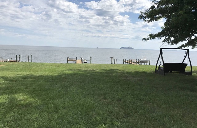 Waterfront home in Annapolis MD with private pier