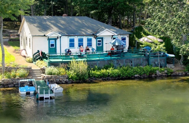 Waterfront Lake House Cottage Private Dock, Deck, Kayak, Boat, Swim, Fish, RELAX