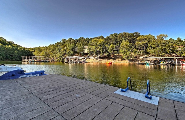 Waterfront Lake Ozark Condo w/Balcony & Pool