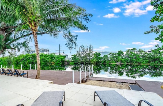 WaterFront Oasis+Kayaks 1 Mile to HardRock Casino!