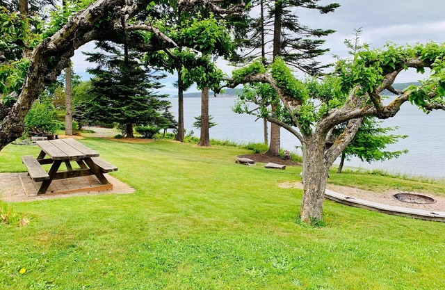 Waterfront Property close to Discovery bike trail