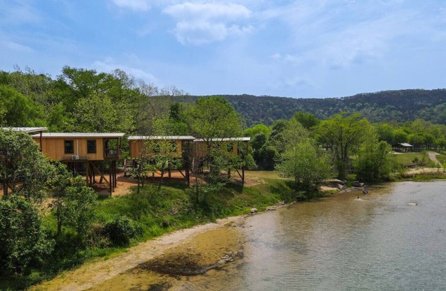 Waterfront Sky Cabin 2