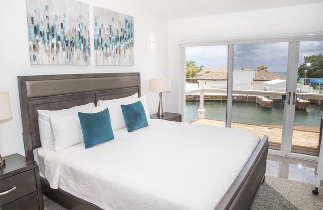 Waterfront Villa 247C South Finger