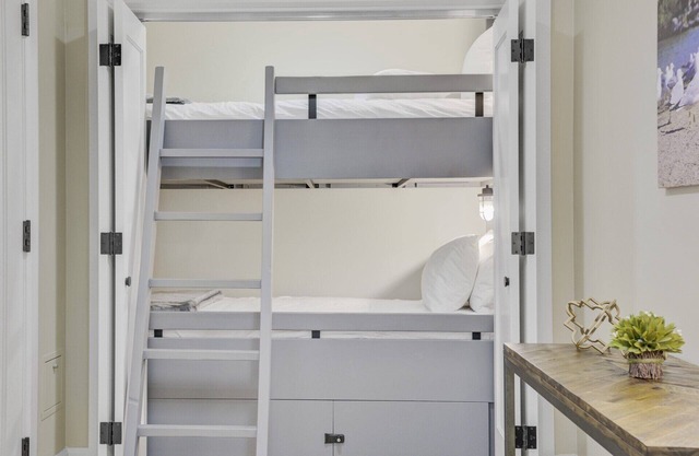 Waterfront w/Hideaway Bunk - Seasons at Sandpoint