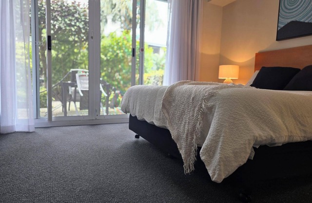 WATERSIDE APARTMENT IN THE HEART OF MANDURAH