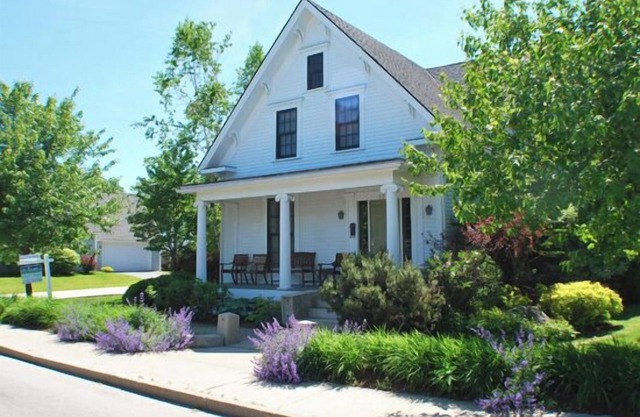 WATERSIDE RETREAT - City of Rockland