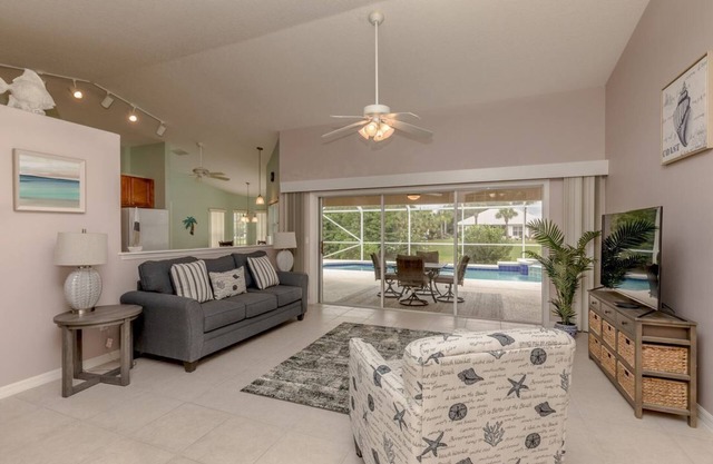 🍹🌞 Waterview Pool Paradise! Heated Pool, Wi-Fi, Near Beaches!