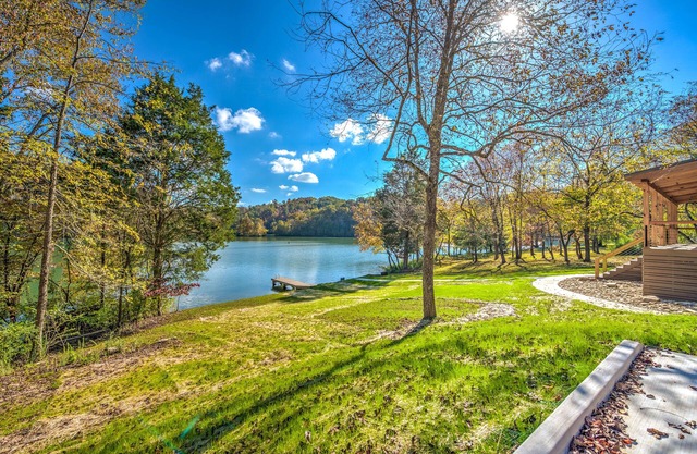 Watt a Retreat on Watt's Bar Lake, Sleeps 6-8
