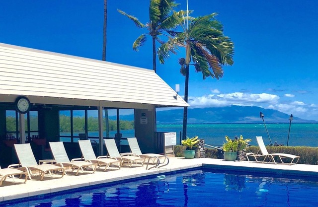 Wavecrest 2 bdr beautiful ocean view ground level unit with Washer-Dryer.