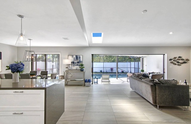 Waverly Escape|Private Pool, Chef's Kitchen, Upscale Amenities