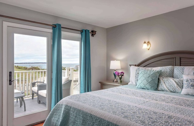 Waverly Suite 2 on the Beach