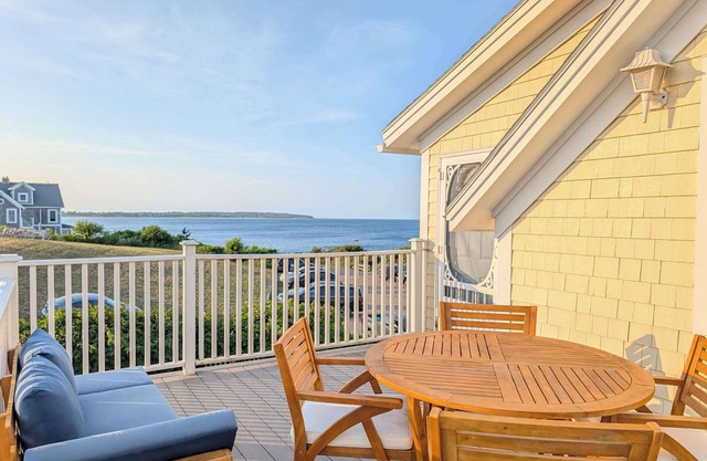 Waverly Suite 3 on the Beach