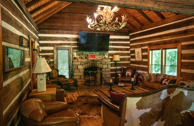 Weekend cabin retreat on a secluded 1,000 acres. Miles of hiking trails.