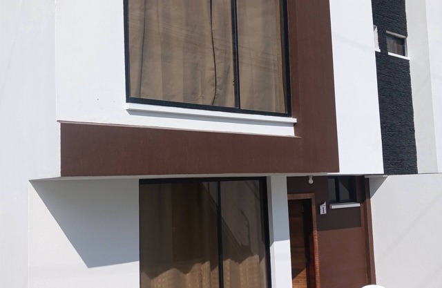 Welcoming 3-bedroom house in Middle of the World