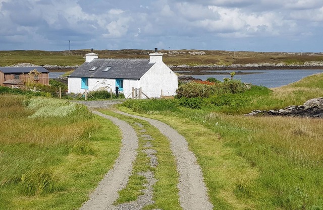 Welcome to Airidh an Dobhrain - our secluded cottage by the lochside
