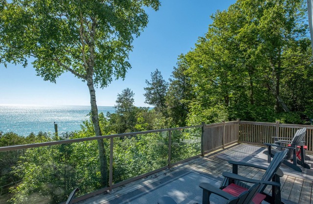 Welcome to AmberHill, a charming cottage with easy beach access