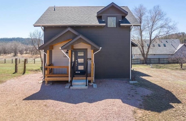 Welcome to TEN18 Hideaway, Welcome to TEN18 Hideaway