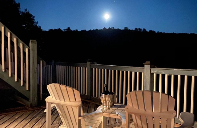 WELCOME TO THE AUBERGE VAL CARROLL! A retreat in nature!