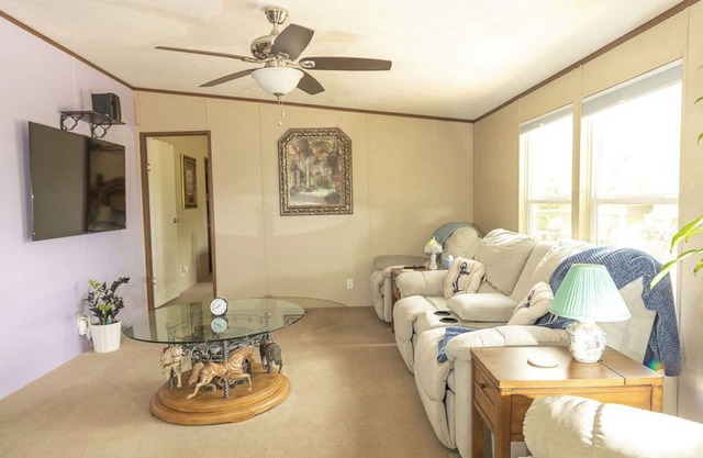 Welcome to the Hill Top HousenComfy 2-bedroom house with WiFi, AC, and more!