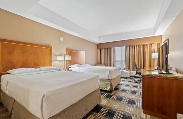 Welcoming Double Suite Sleeps 4 Prime Location
