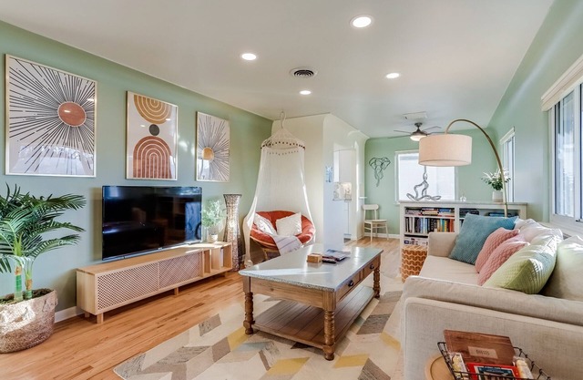 Well-Appointed Family Summer Home - King Bed - Close to DEN & Anschutz