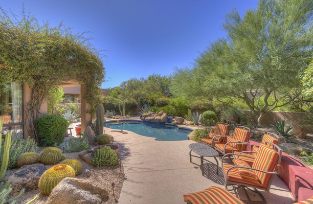 WELL APPOINTED HOME, PRIVATE YARD, POOL, GOLF CART, MAIN FLOOR BEDROOMSnn