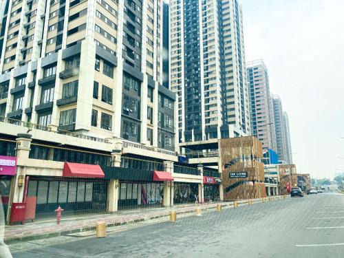 Well Furnished and Comfortable 2BR Meikarta Apartment By Travelio