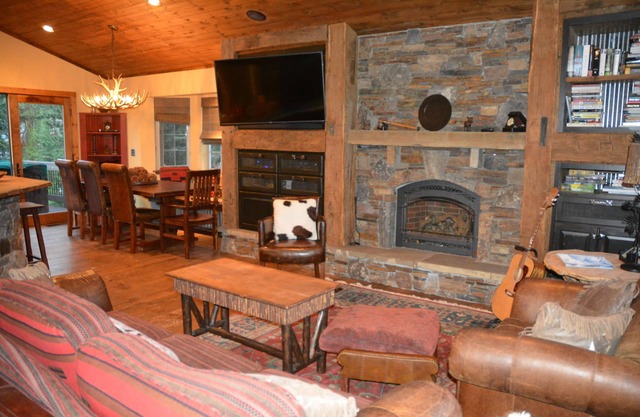 West Shore Home near Sunnyside - high end furnishings and lodge style design