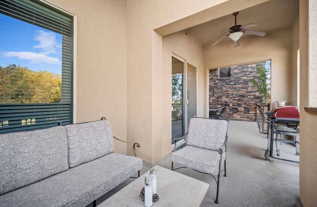 Western Front - Rustic Charm & Comfort