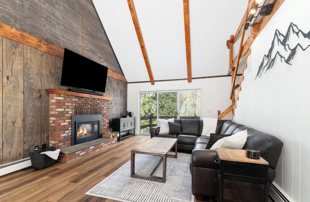 White Cap Cabin-Dog Friendly Chalet in N. Conway!